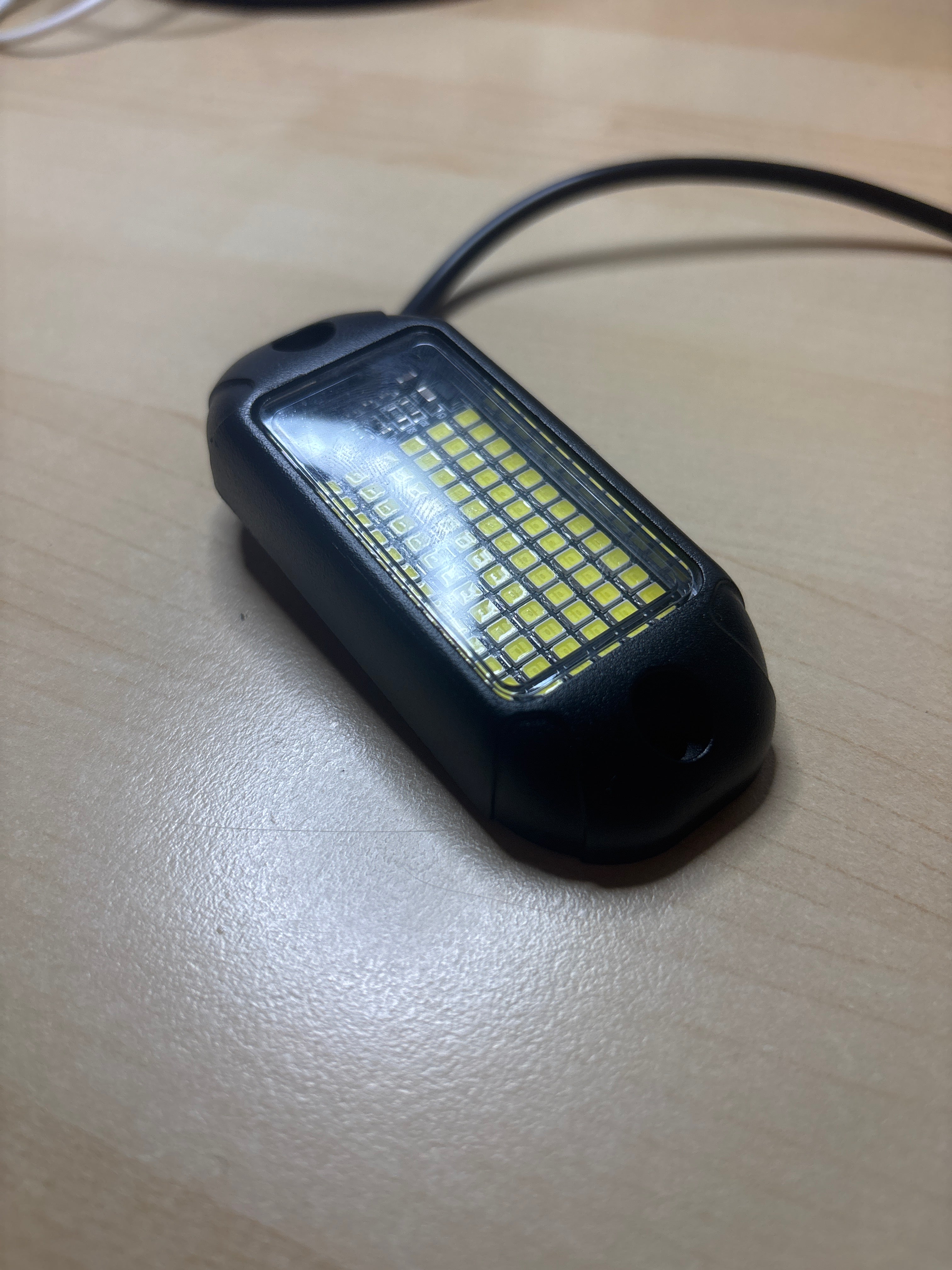 Battery powered universal V2 rock light